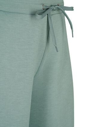 Korte broek van modalmix met zakken, Chinois Green, Packshot image number 2