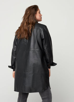 Veste chemise longue en cuir, Black, Model image number 1