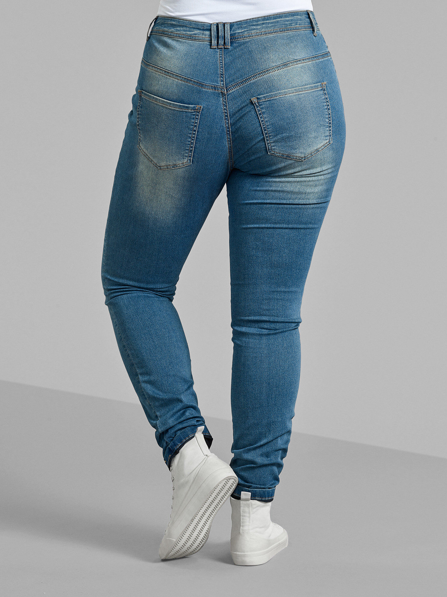 ZizziExtra slim fit Amy jeans met hoge taille, Blauw, Model image number 1