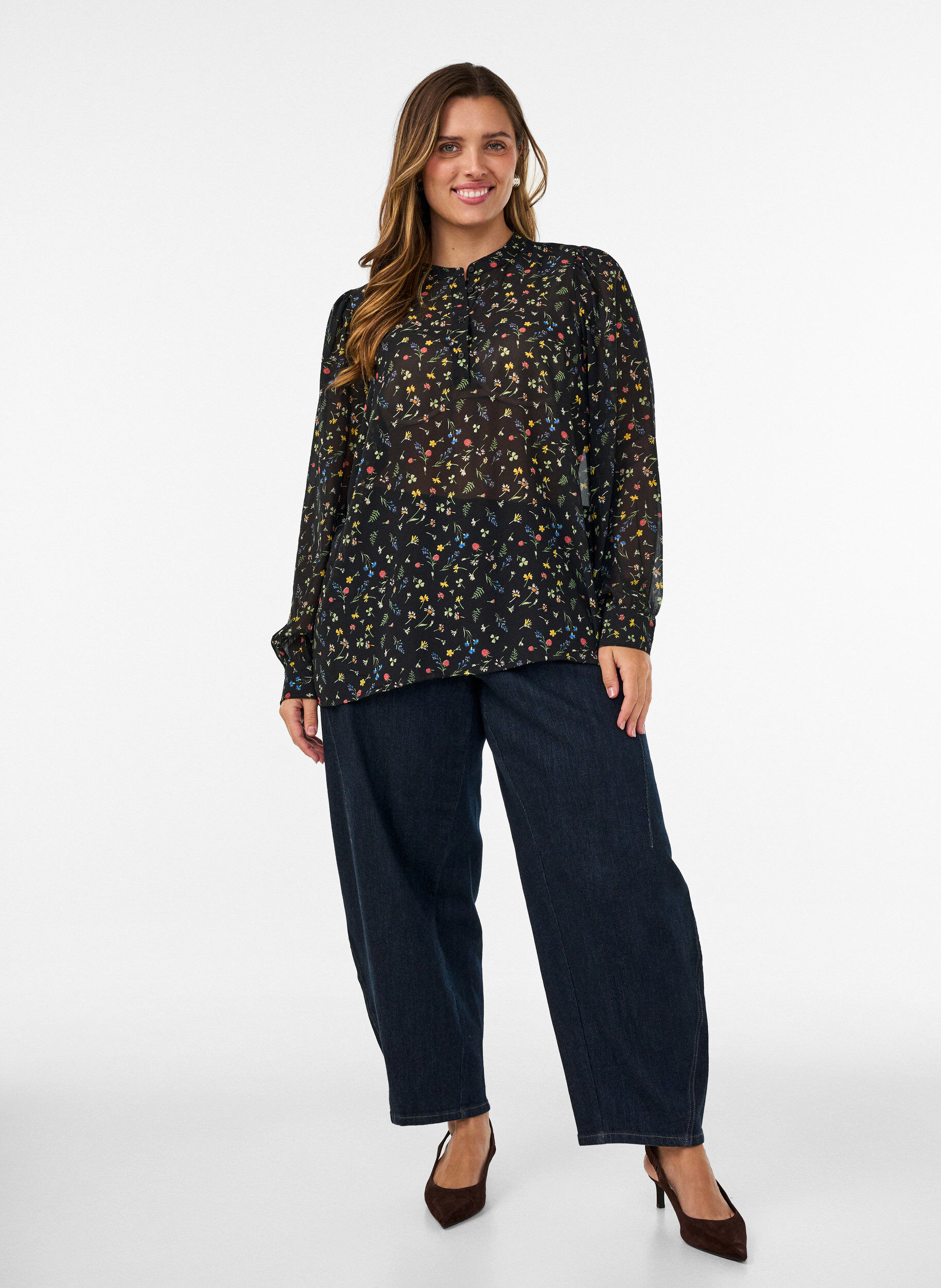 ZizziBlouse avec imprim&eacute; int&eacute;gral et patte de boutonnage courte, Noir, Model image number 1