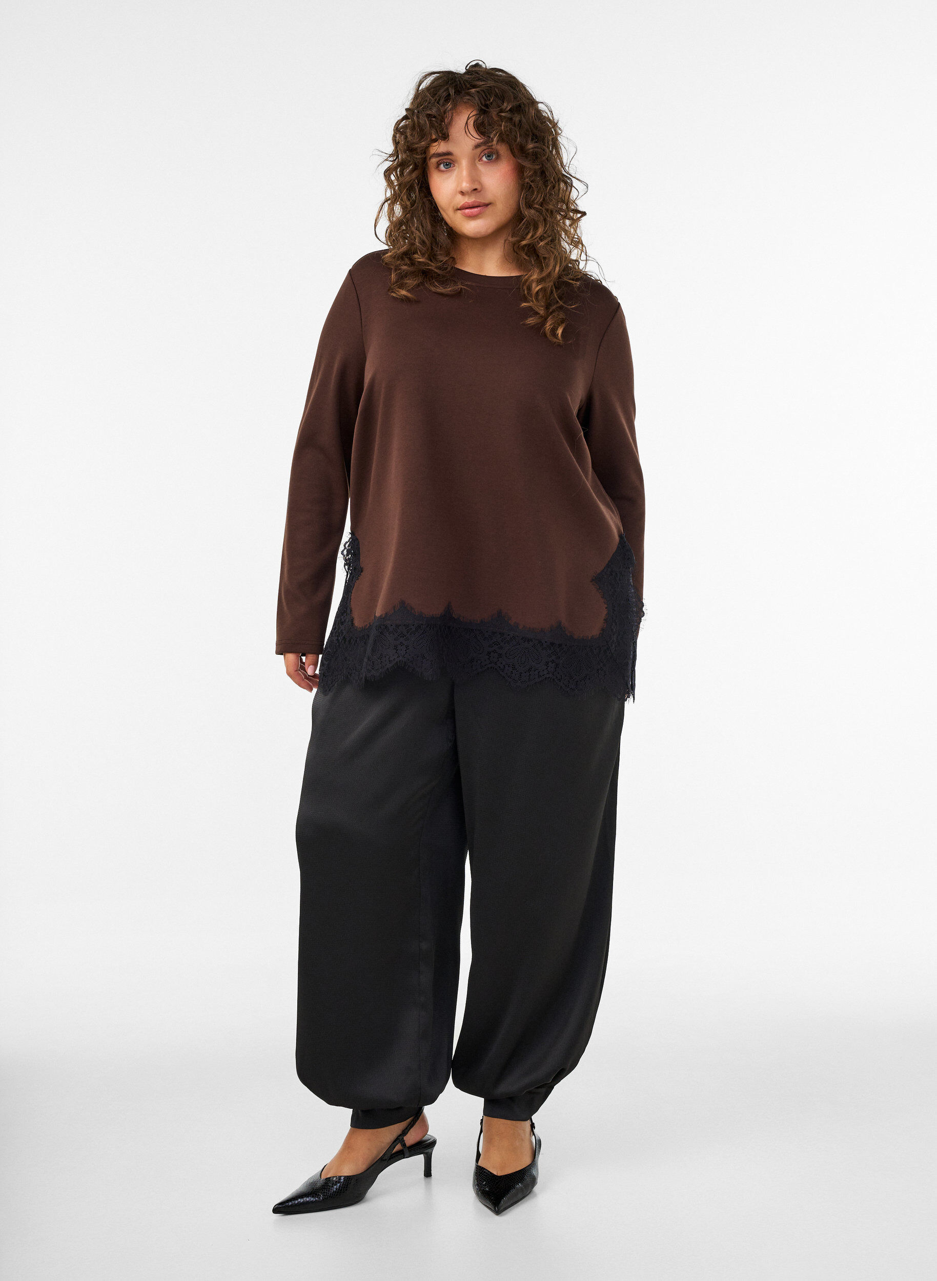 ZizziJersey blouse met kanten rand, Bruin, Model image number 1