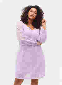 Robe en dentelle avec découpe en V et manches longues, Pastel Lilac, Model
