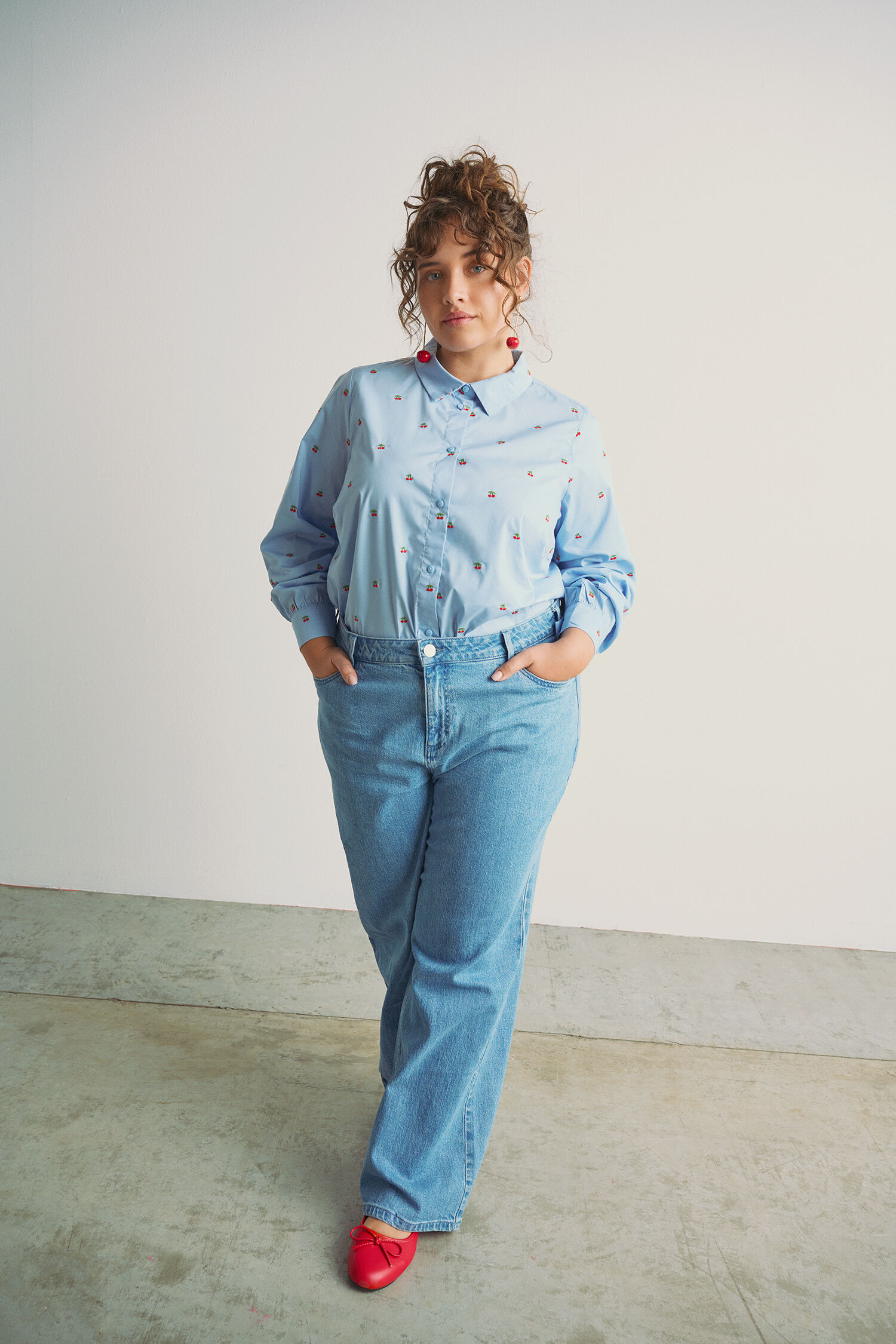 Shirt met kersen, , Model