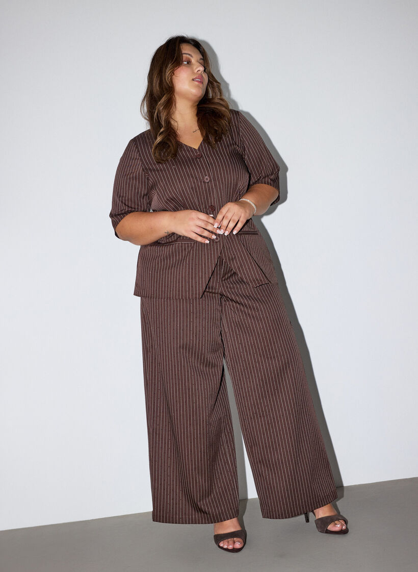 Pantalon coupe amples &agrave; rayures tennis avec strass, Marron, Model image number 0