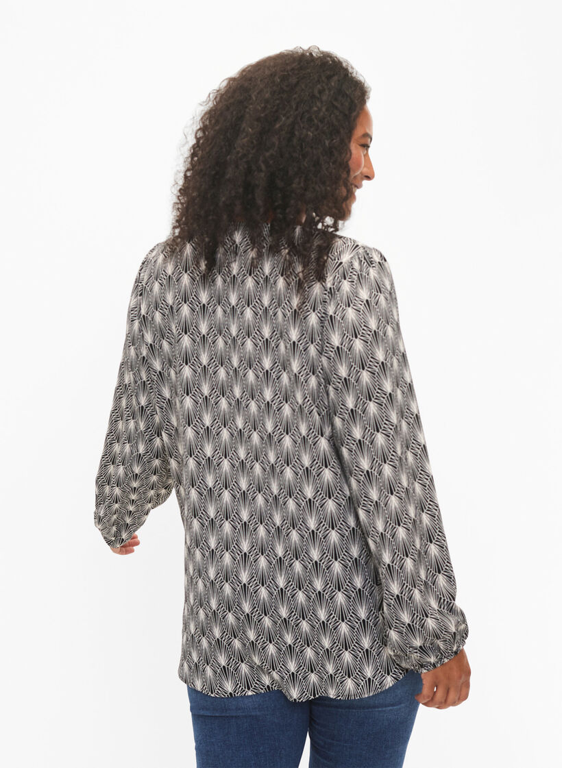 Blouse avec col en V et imprimé, Birch Graphic AOP, Model image number 1