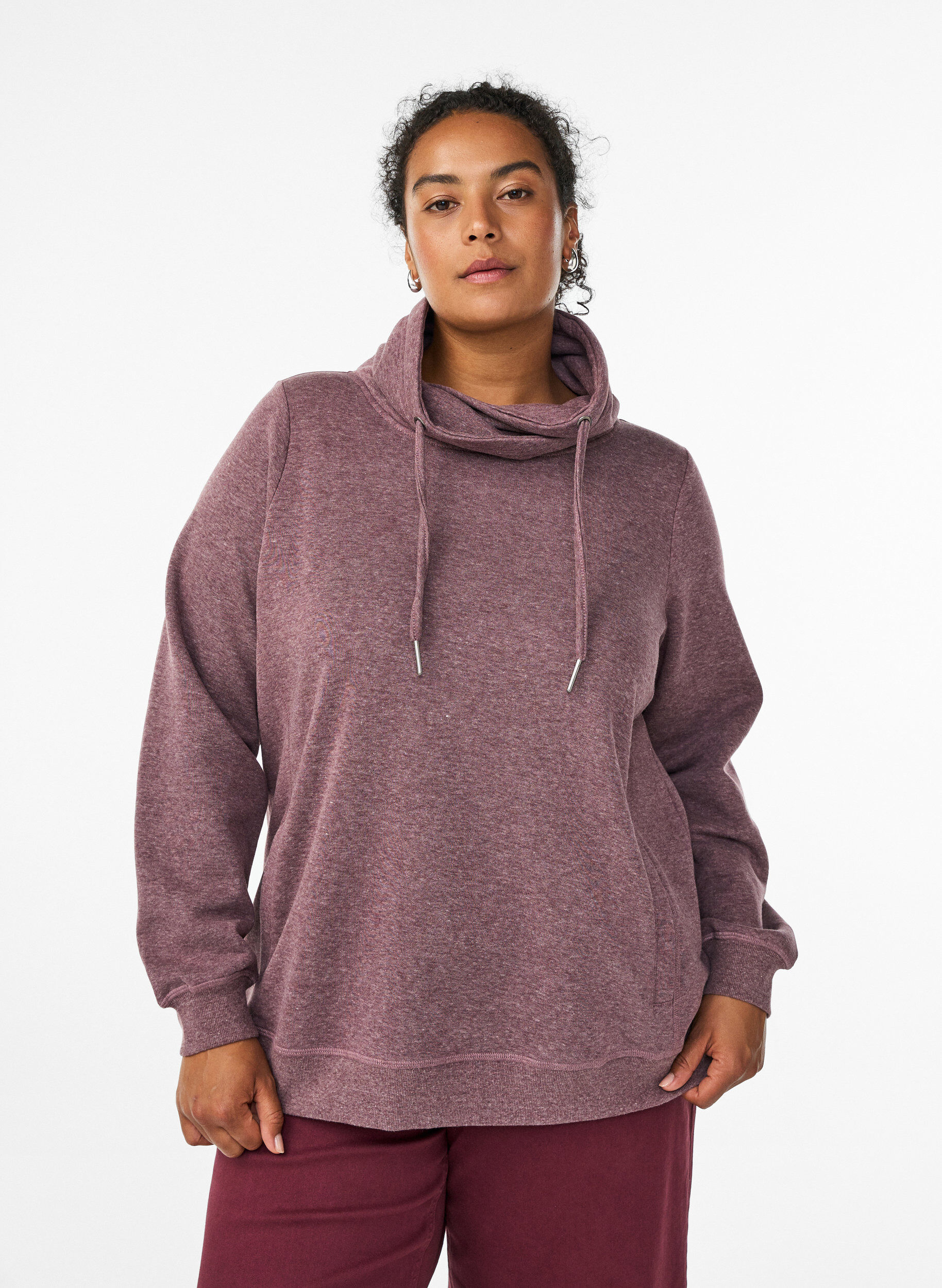 Sweat &agrave; col montant et poches, Bordeaux, Model