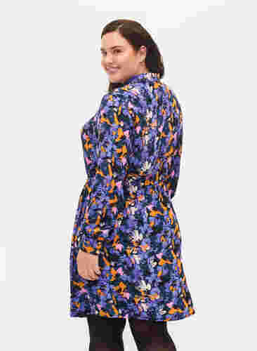 Robe chemise à fleurs en viscose, Purple Flower AOP, Model image number 1