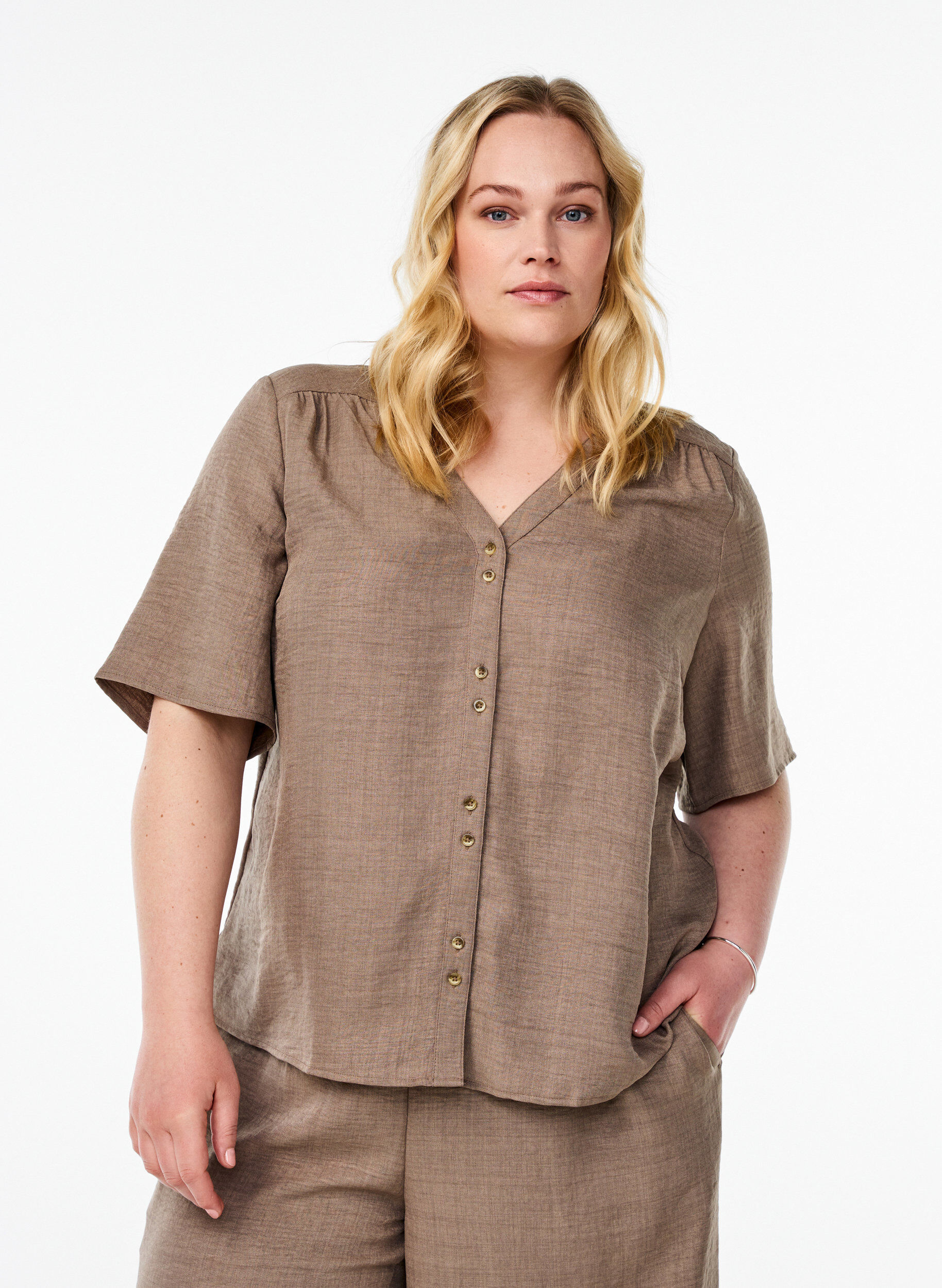 Overhemd blouse met V-hals en korte mouwen, Bruin, Model