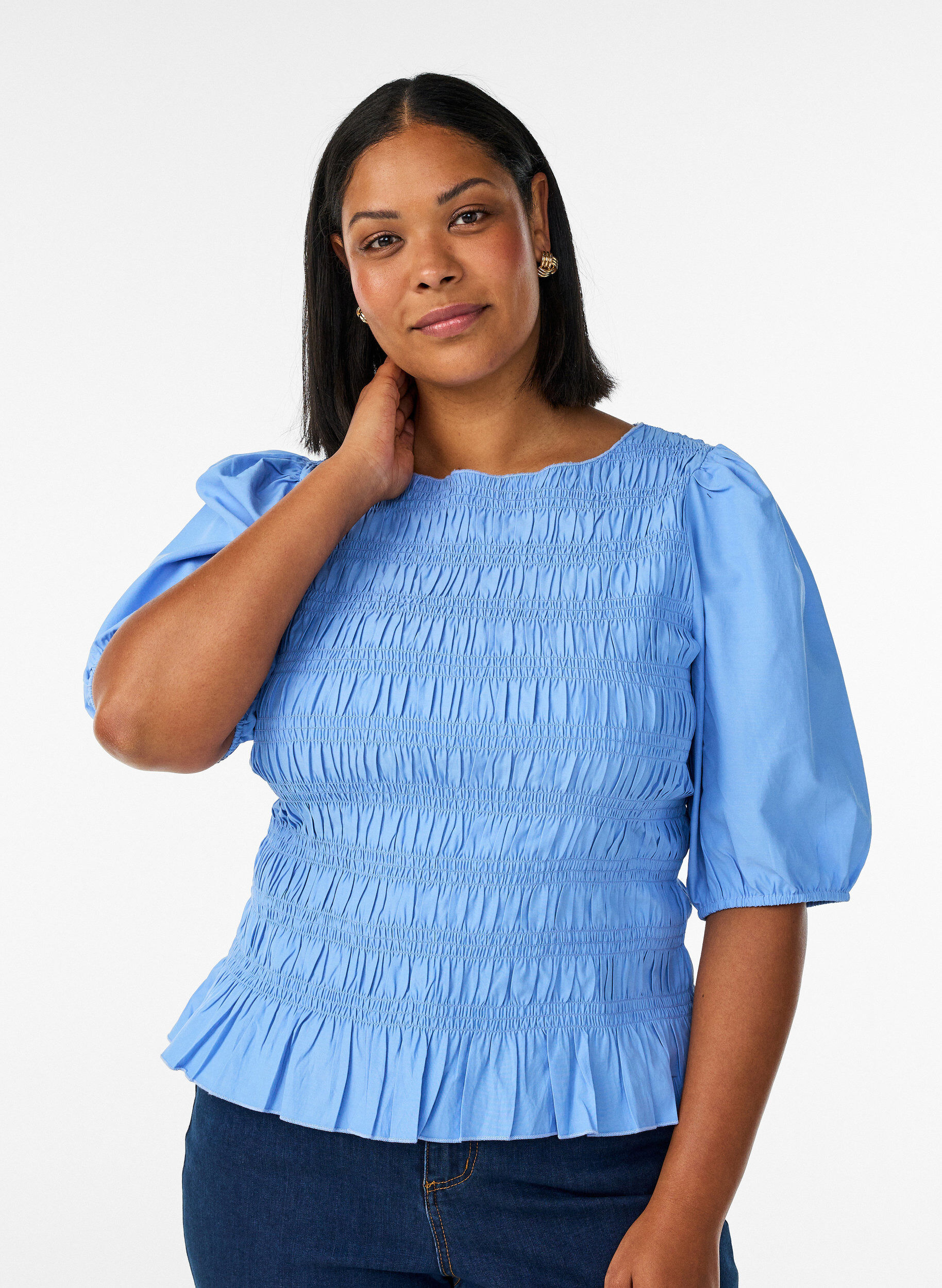 ZizziBlouse smock&eacute;e avec ourlet &agrave; volants et col bateau, Bleu, Model image number 0