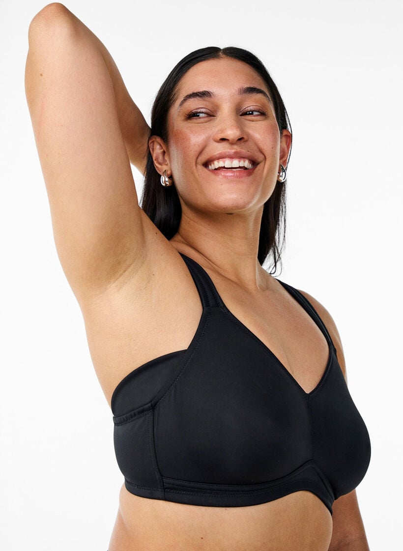 Soutien-gorge confort avec bretelles rembourr&eacute;es, Noir, Model