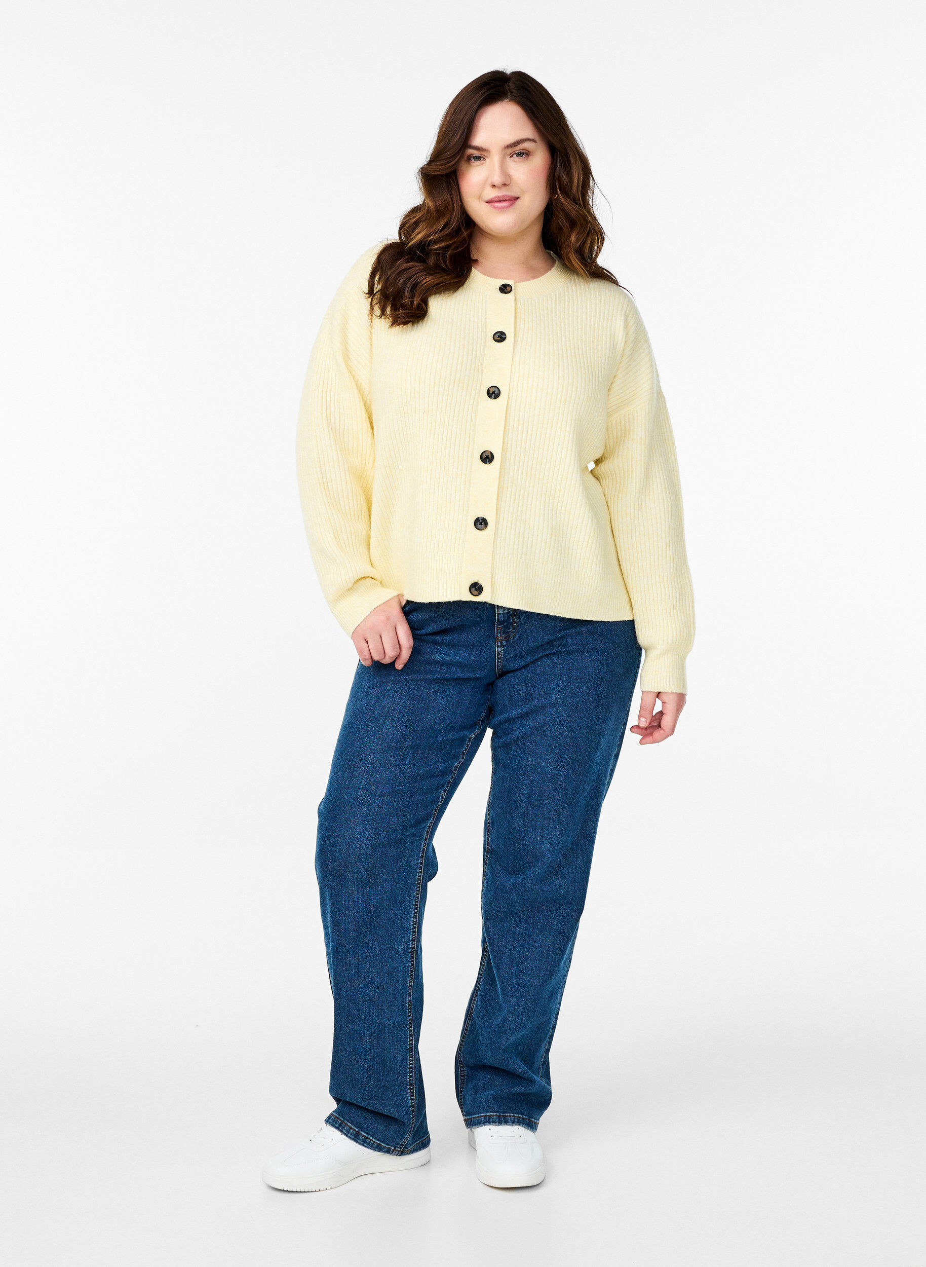 Zizzi Cardigan en tricot c&ocirc;tel&eacute; avec boutons, Jaune clair, Model image number 1