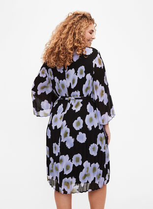 Robe plissée imprimée avec lien à nouer, Black w. Floral, Model image number 1