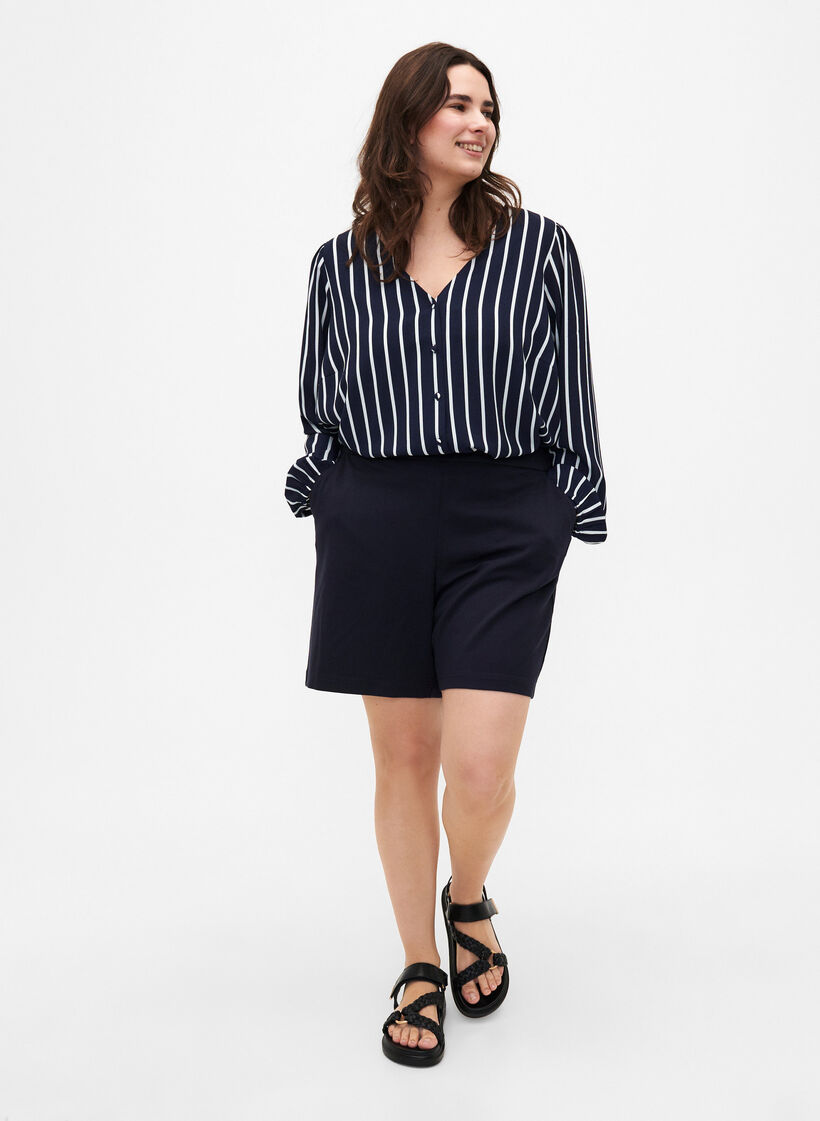 Blouse avec col en V et imprimé, Maritime Blue Stripe, Model image number 2
