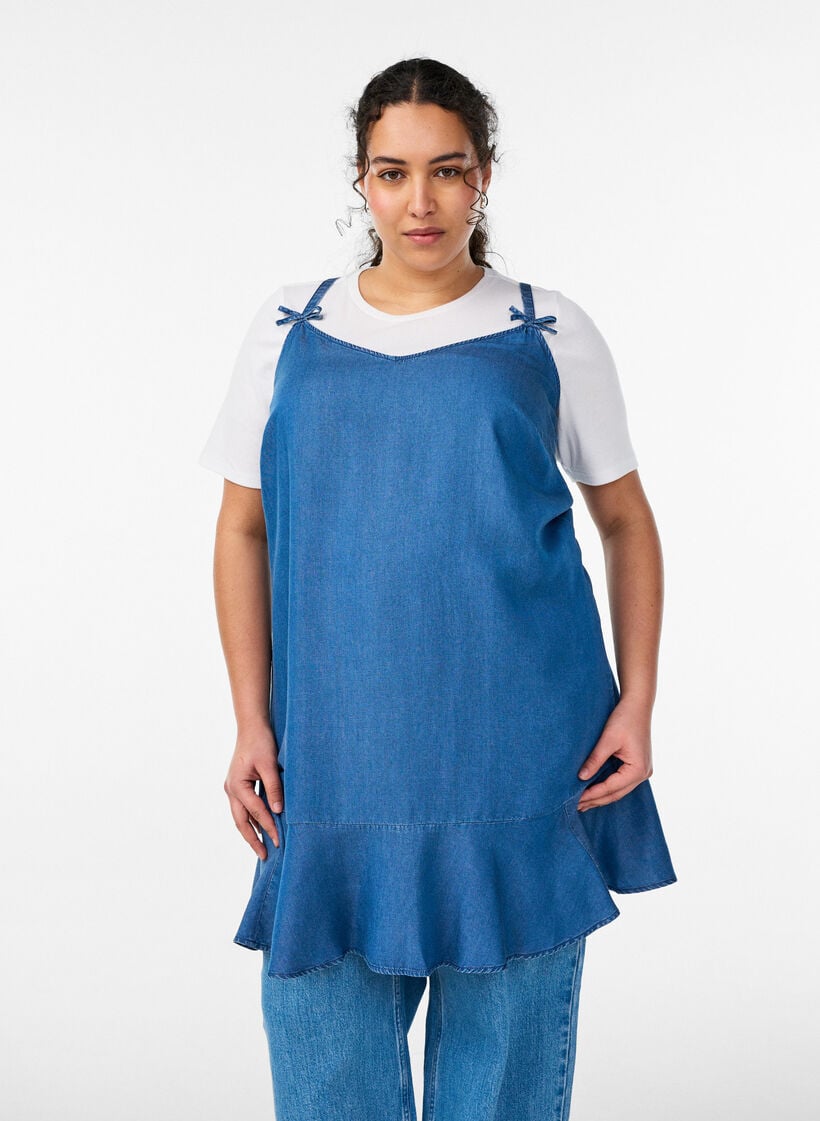 Knielange jurk met bandjes in TENCEL&trade; Lyocell met een denimlook, Blauw, Model image number 0