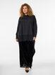 Chemise ample avec une large bordure en dentelle, Noir, Model image number 1