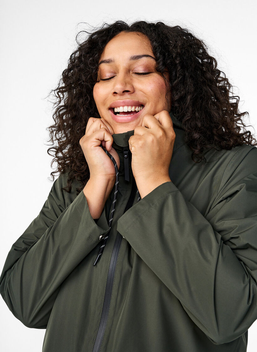 Imperm&eacute;able avec poches et capuche, Vert, Model image number 3