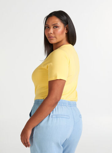 Basic T-shirt, Lemon Drop, Model image number 1
