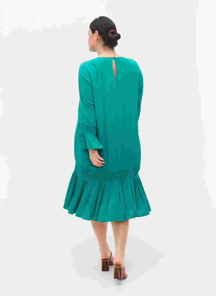 robe en viscose avec détails en dentelle, Parasailing, Model image number 1
