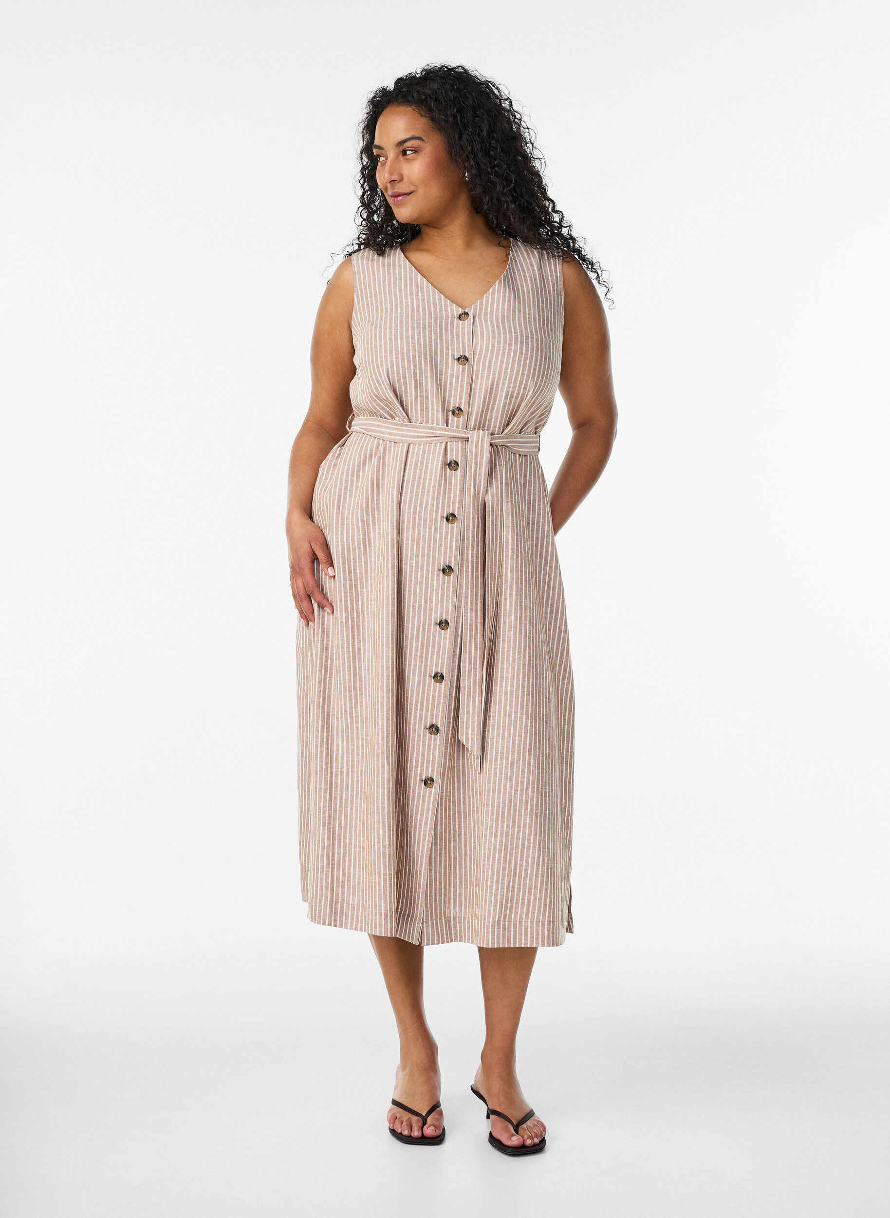 ZizziRobe midi sans manches &agrave; rayures en lin et viscose, Beige, Model image number 0