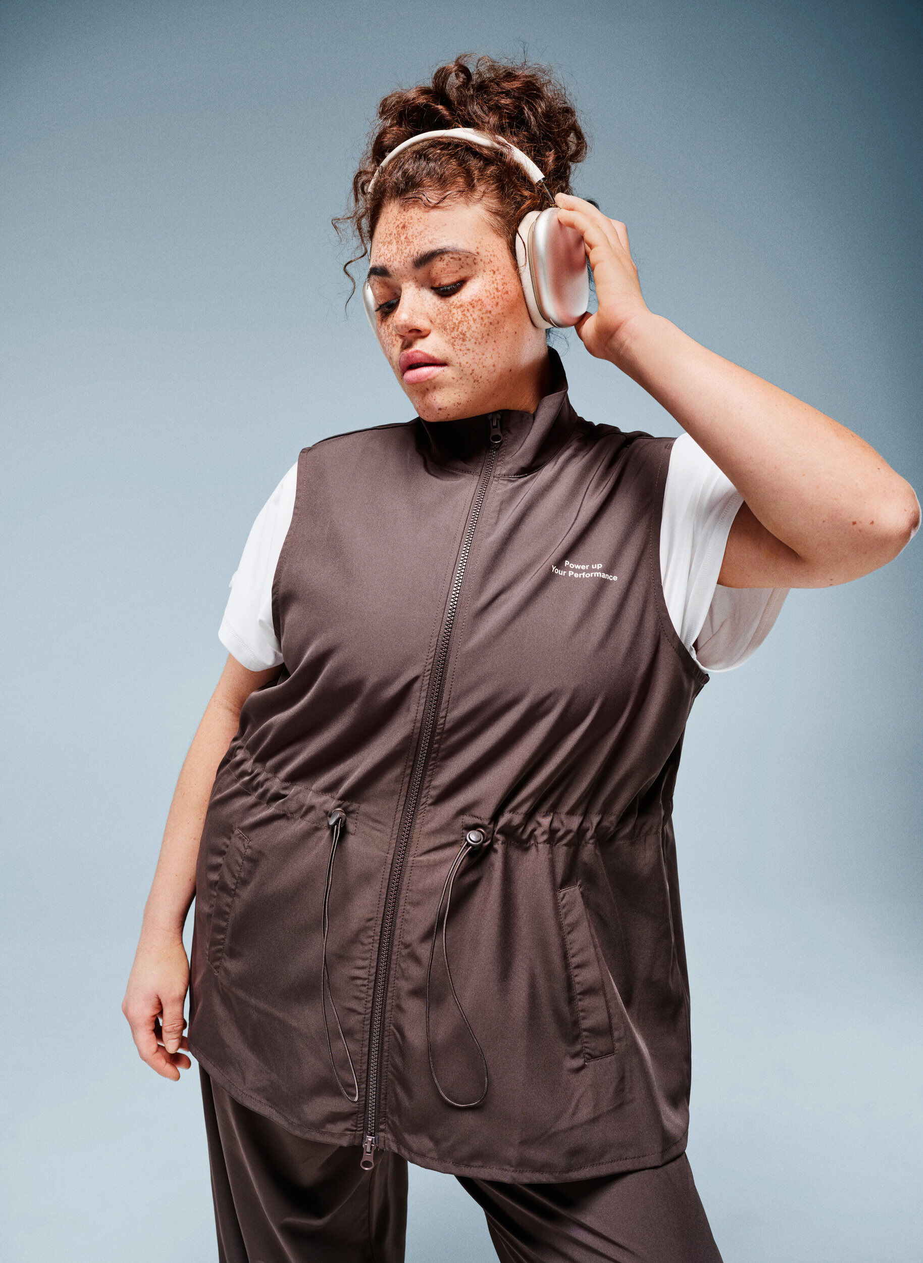 Veste sans manches avec taille &eacute;lastiqu&eacute;e