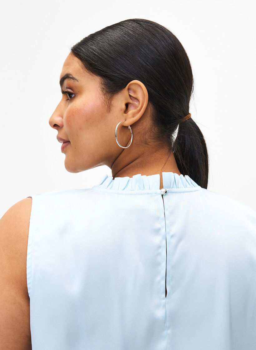 Mouwloze, feestelijke top van satijn, Delicate Blue, Model image number 2