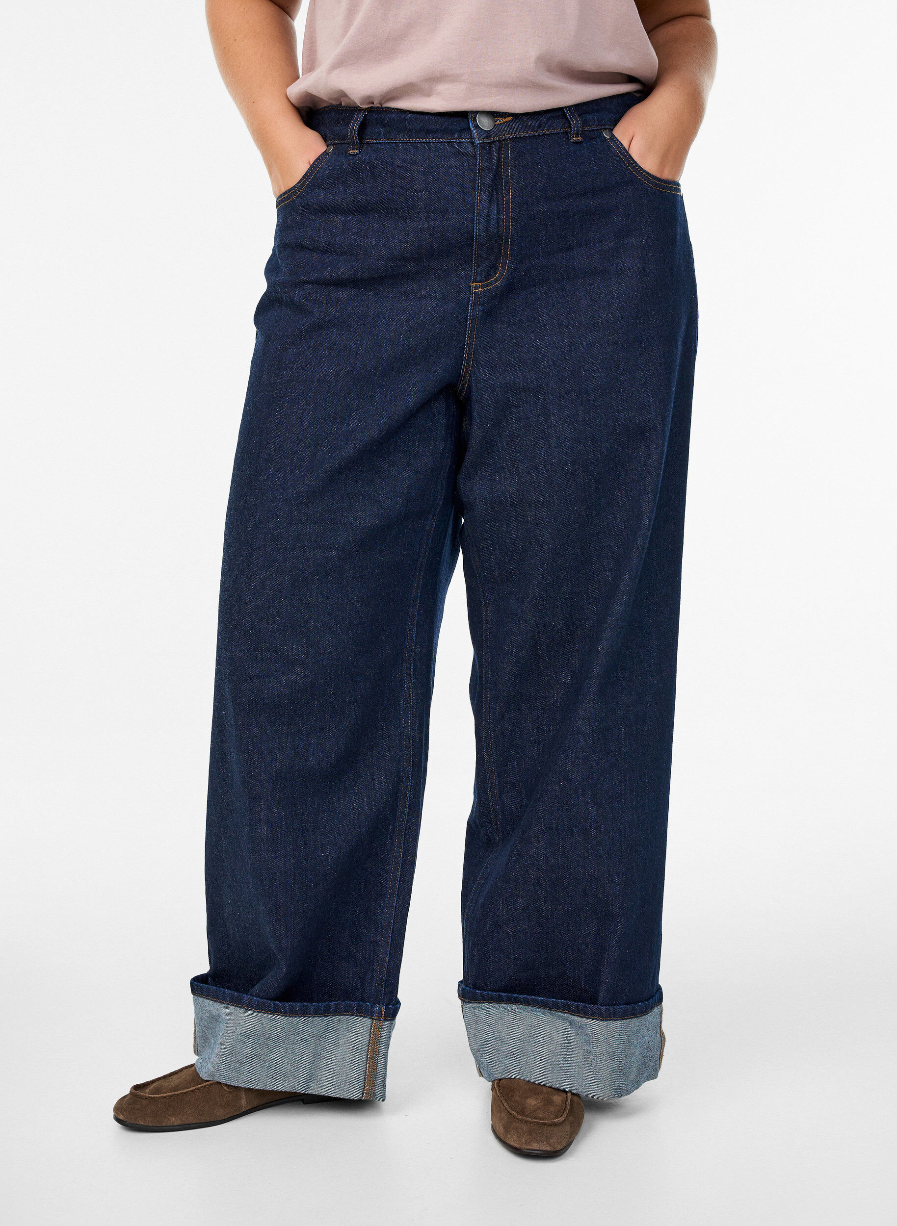 ZizziStraight-fit jeans met wijde pijpen en omslagen, Blauw, Model image number 2