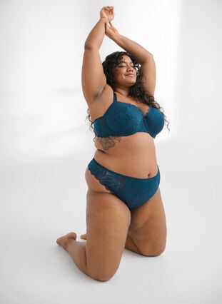 String sexy femme dentelle - Roza FLORENCE - noir et Bleu - tailles S M String sexy femme dentelle - Roza FLORENCE - noir et Bleu - tailles S M