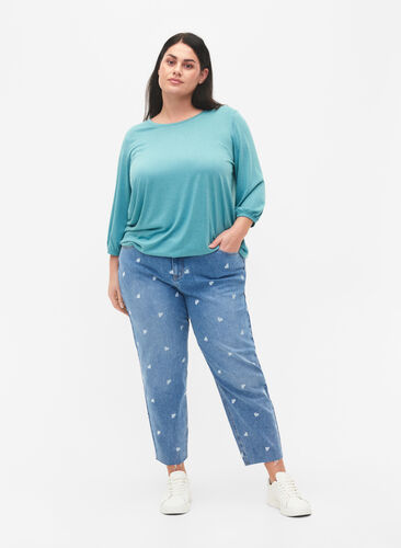 Mille mom fit jeans met hartjes, Light blue denim, Model image number 0
