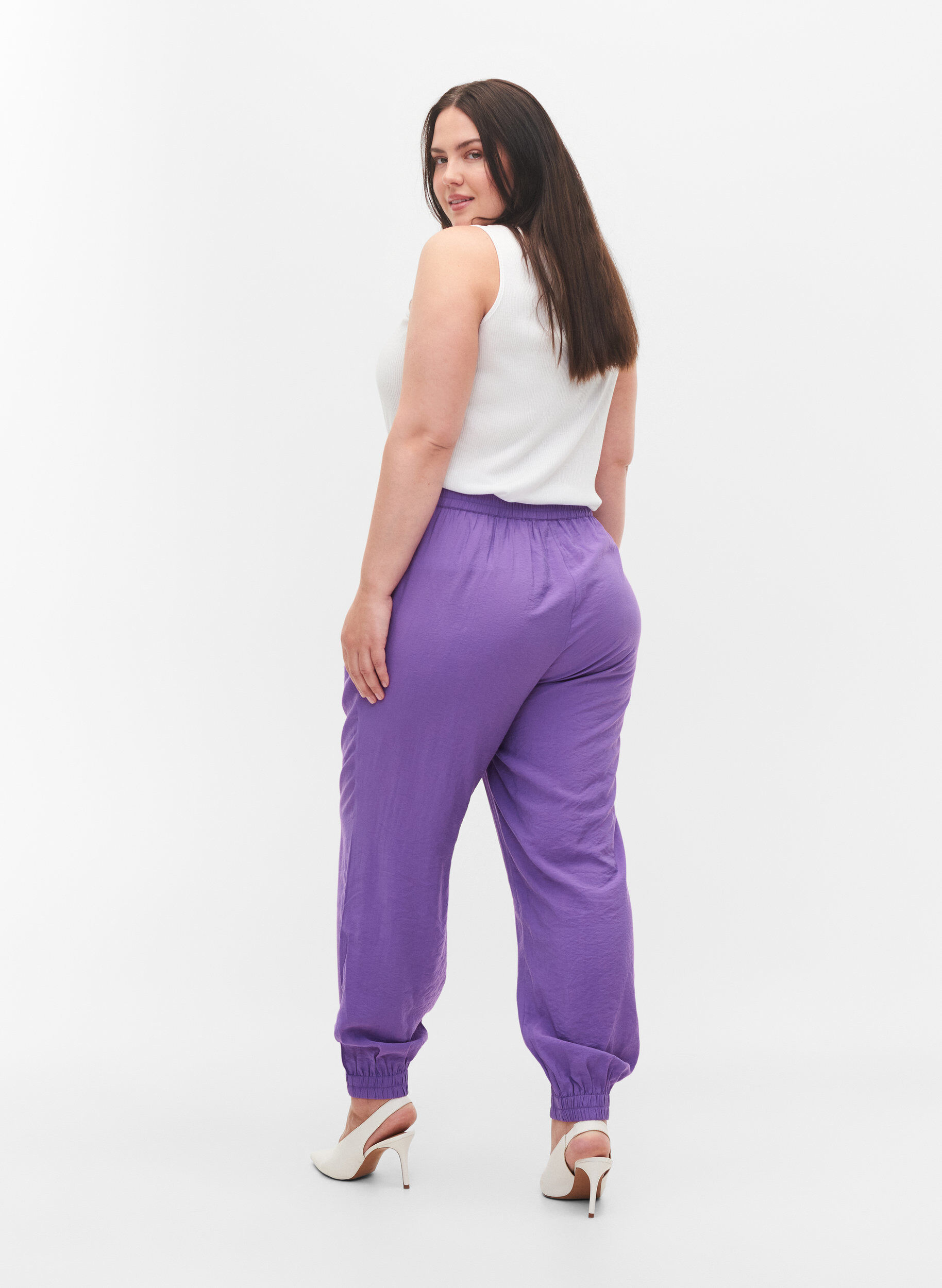 Zizzi Pantalon ample en m&eacute;lange de viscose avec bord &eacute;lastiqu&eacute;, Royal Lilac, Model image number 1