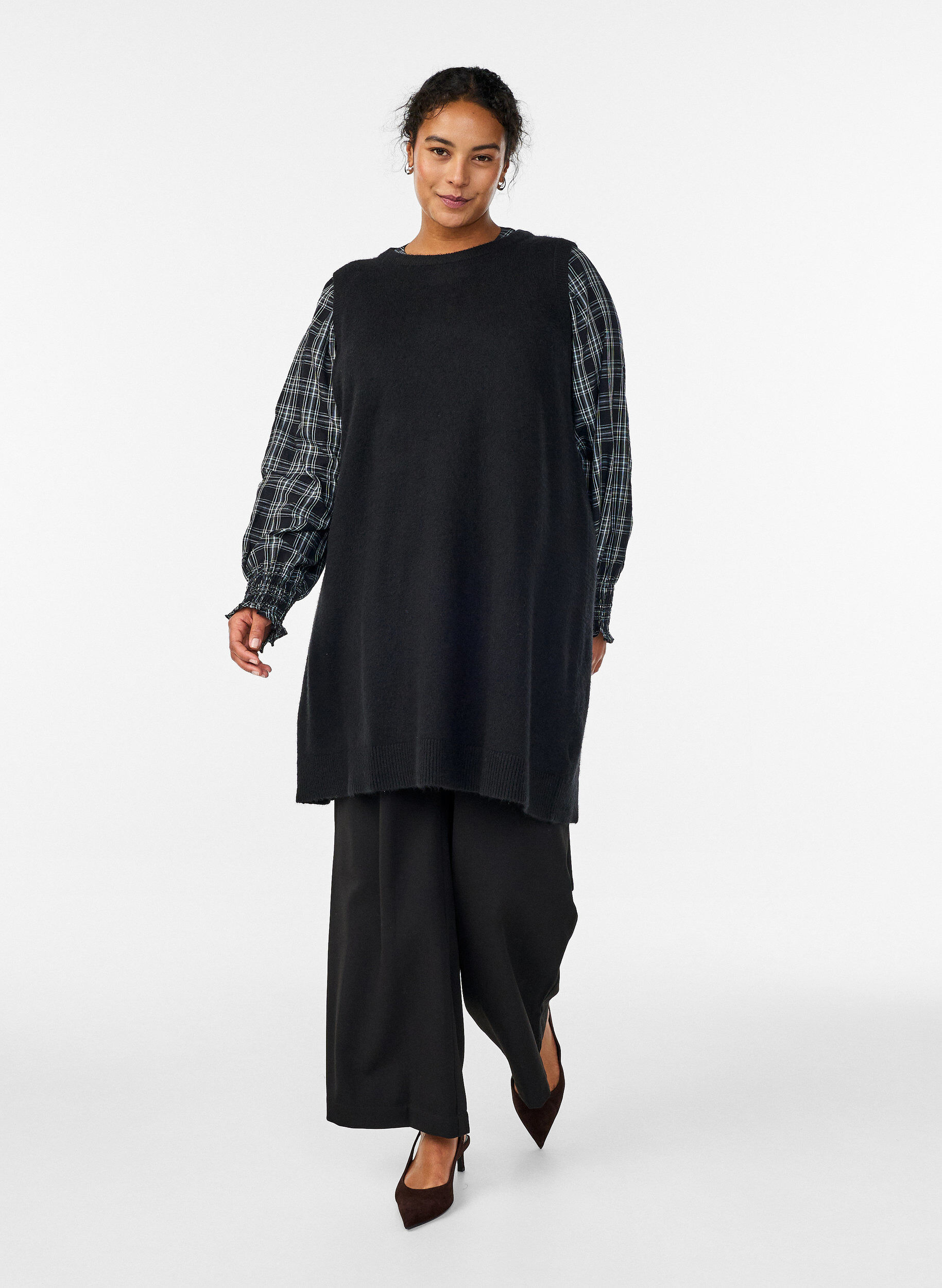 Zizzi Robe courte en maille sans manches, Noir, Model image number 1