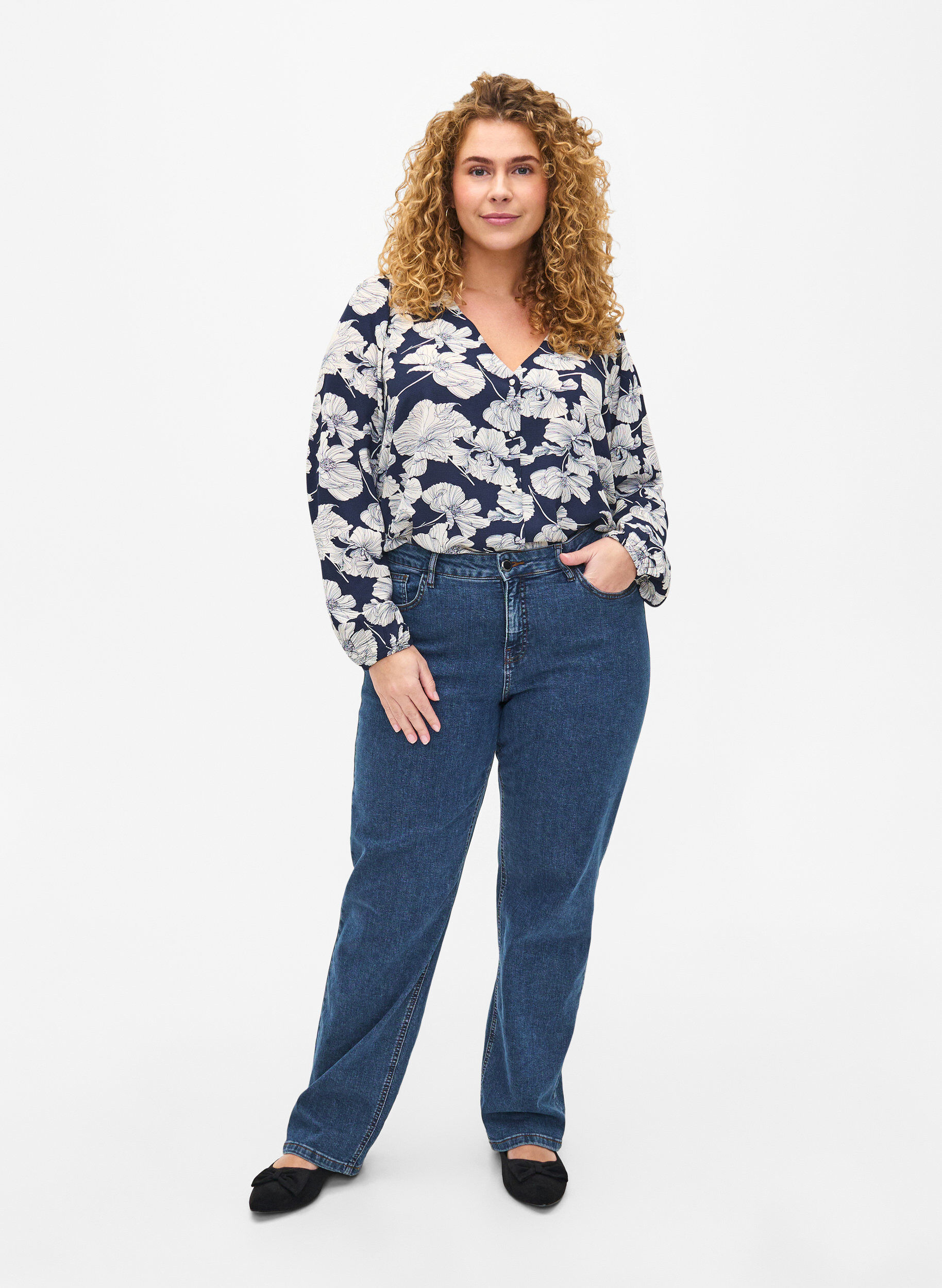 ZizziBlouse avec col en V et imprim&eacute;, Navy B. Flower AOP, Model image number 2