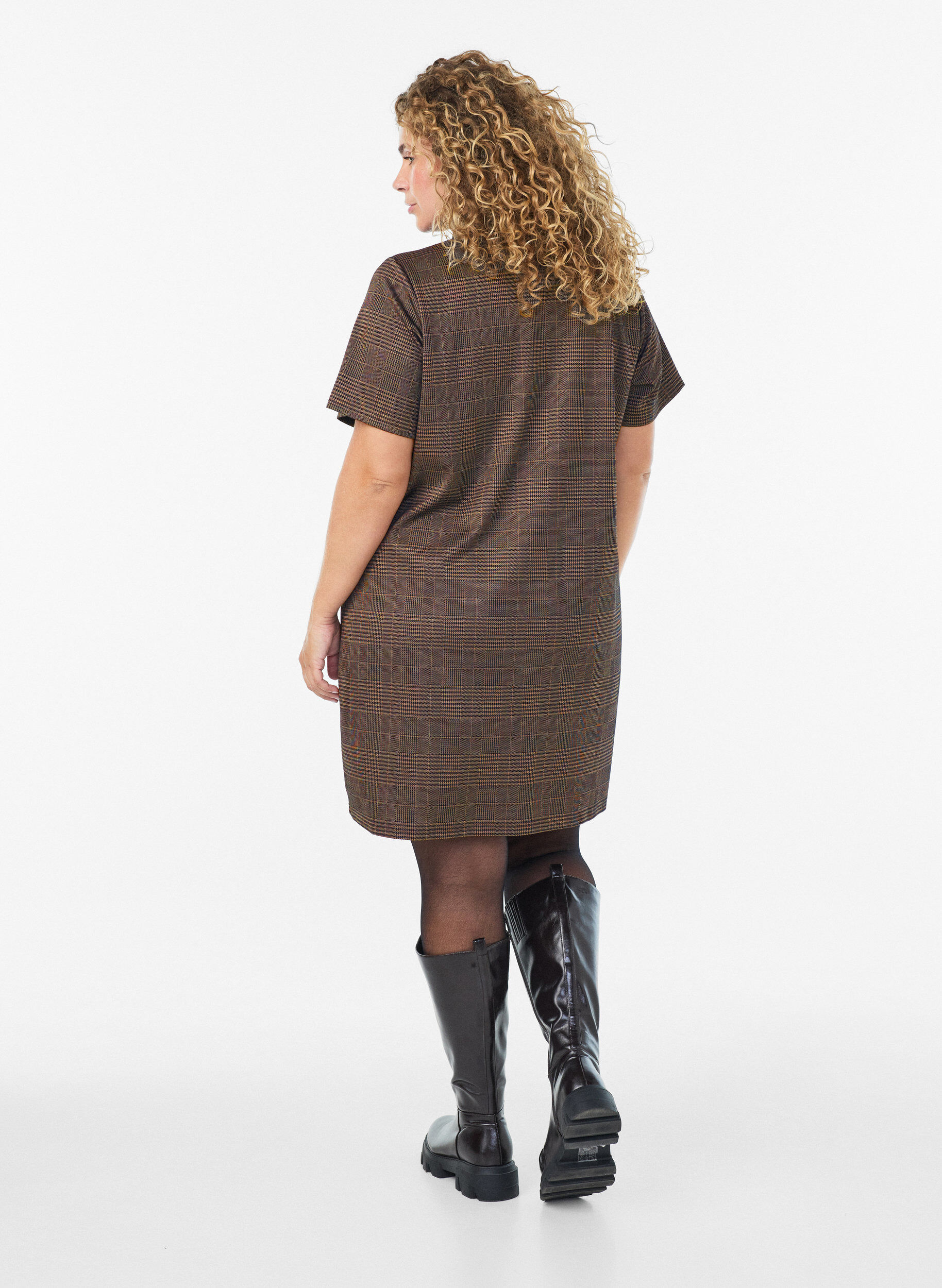 ZizziKorte geruite jurk met een overhemdkraag, Bruin, Model image number 2