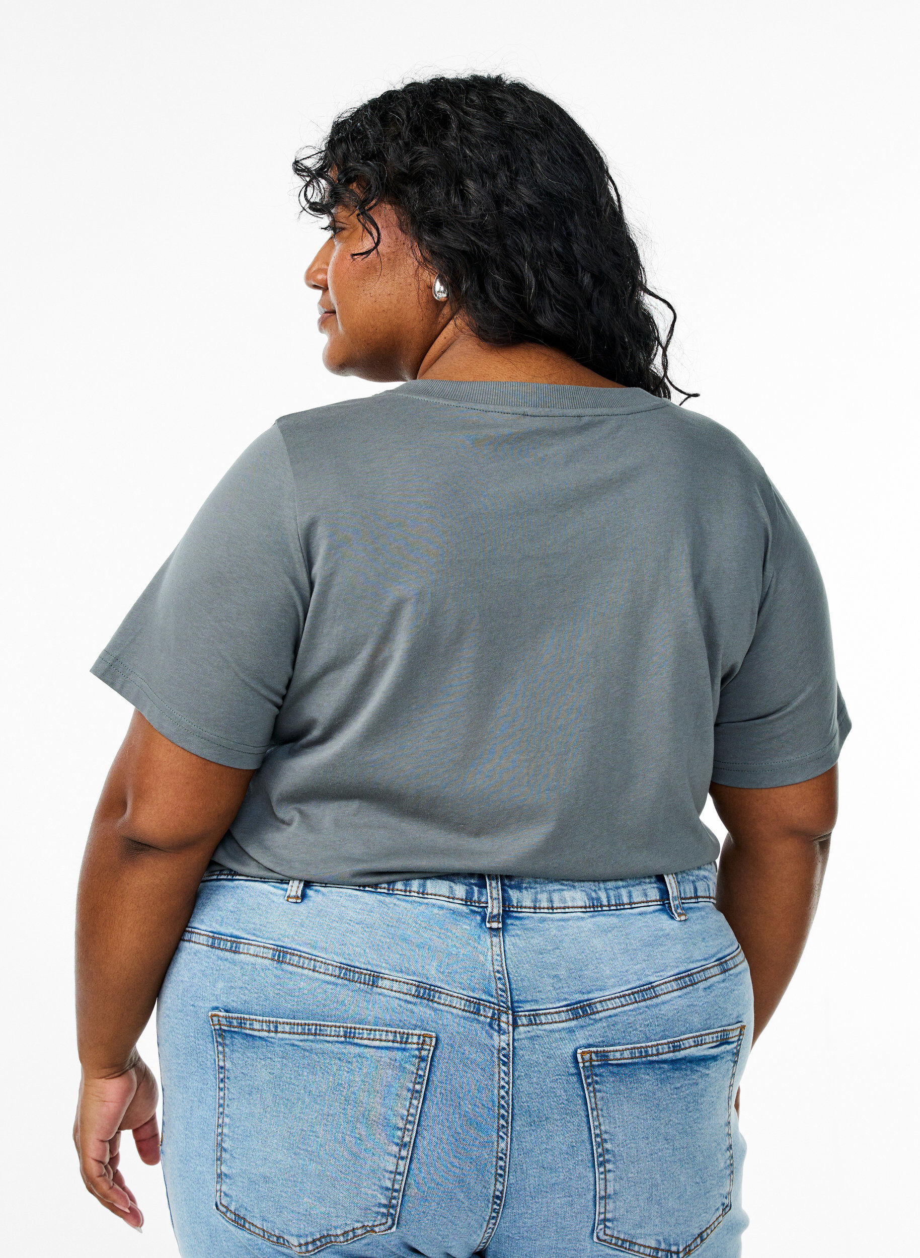 Zizzi T-shirt en coton simple avec encolure en V, Vert fonc&eacute;, Model image number 2