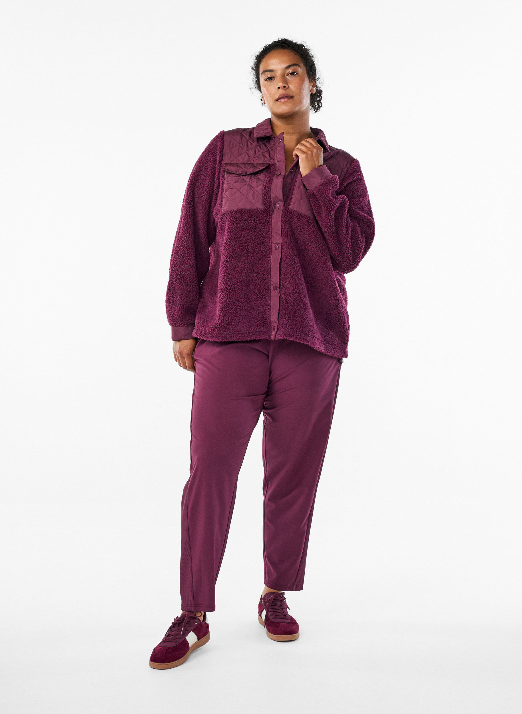 Zizzi Veste polaire avec d&eacute;tails matelass&eacute;s, Bordeaux, Model image number 1