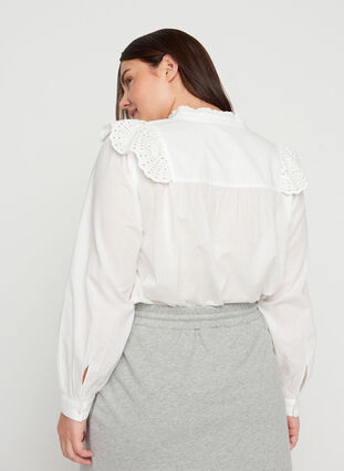 Katoenen blouse met borduursel anglaise, Bright White, Model image number 1