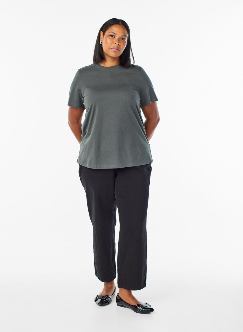 Basic katoenen T-shirt met ronde hals, Groen, Model image number 1