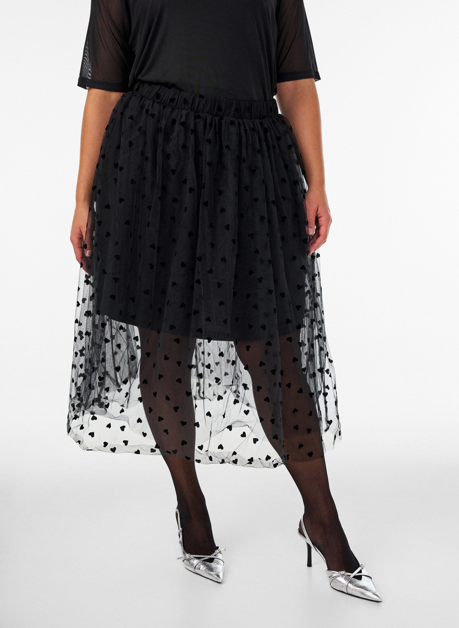 Jupe midi en tulle avec des c&oelig;urs, Noir, Model