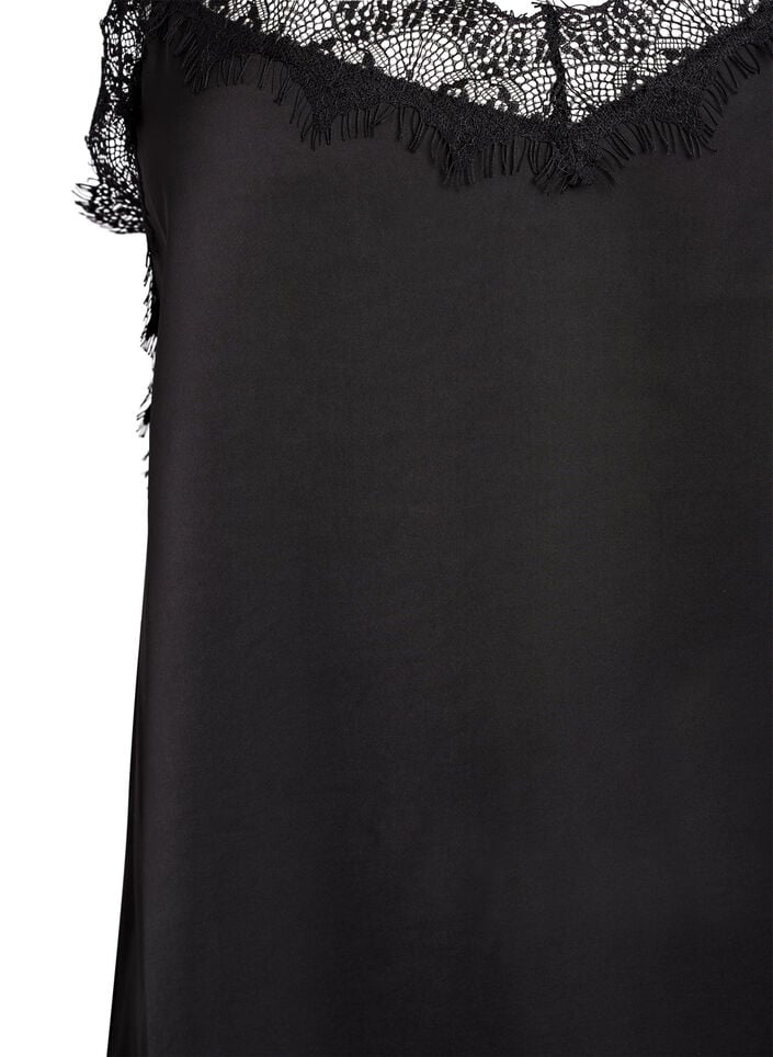Robe satin&eacute;e avec bordure en dentelle, Noir, Packshot
