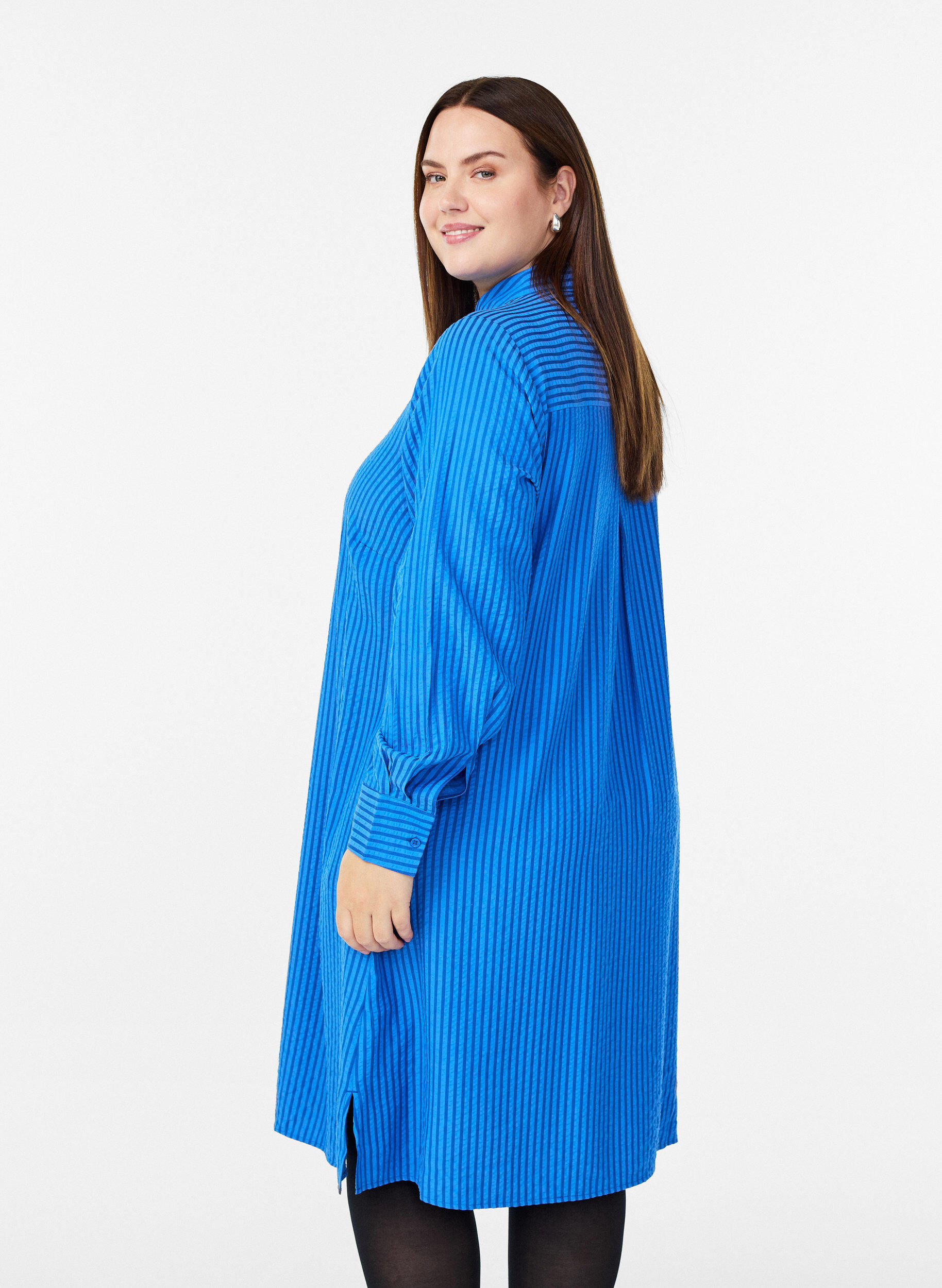 ZizziLange gestreepte blouse met knoopdetail op de rug, Blauw, Model image number 2