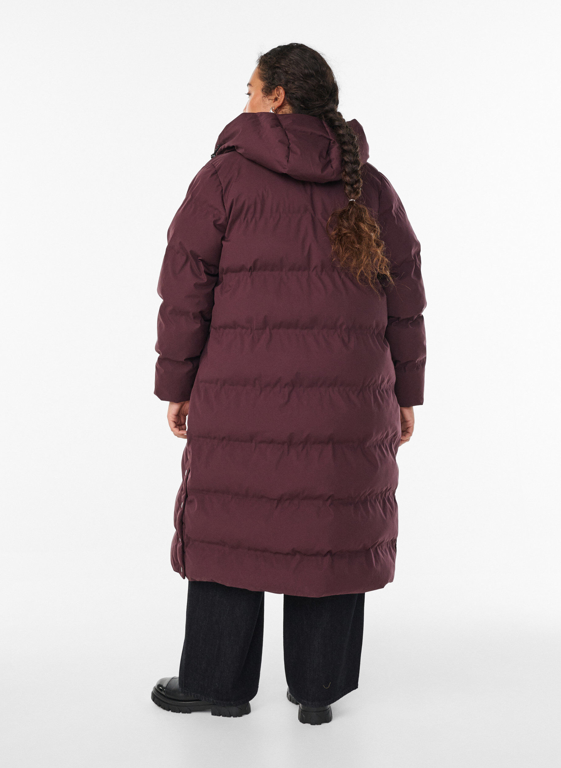 Zizzi Manteau d'hiver long et matelass&eacute; avec capuche, Bordeaux fonc&eacute;, Model image number 1