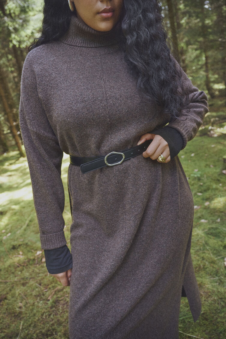 &Eacute;l&eacute;gance naturelle dans des tons terreux, , Model