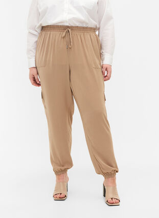 Pantalon cargo de couleur unie avec de grandes poches, Nomad, Model image number 2