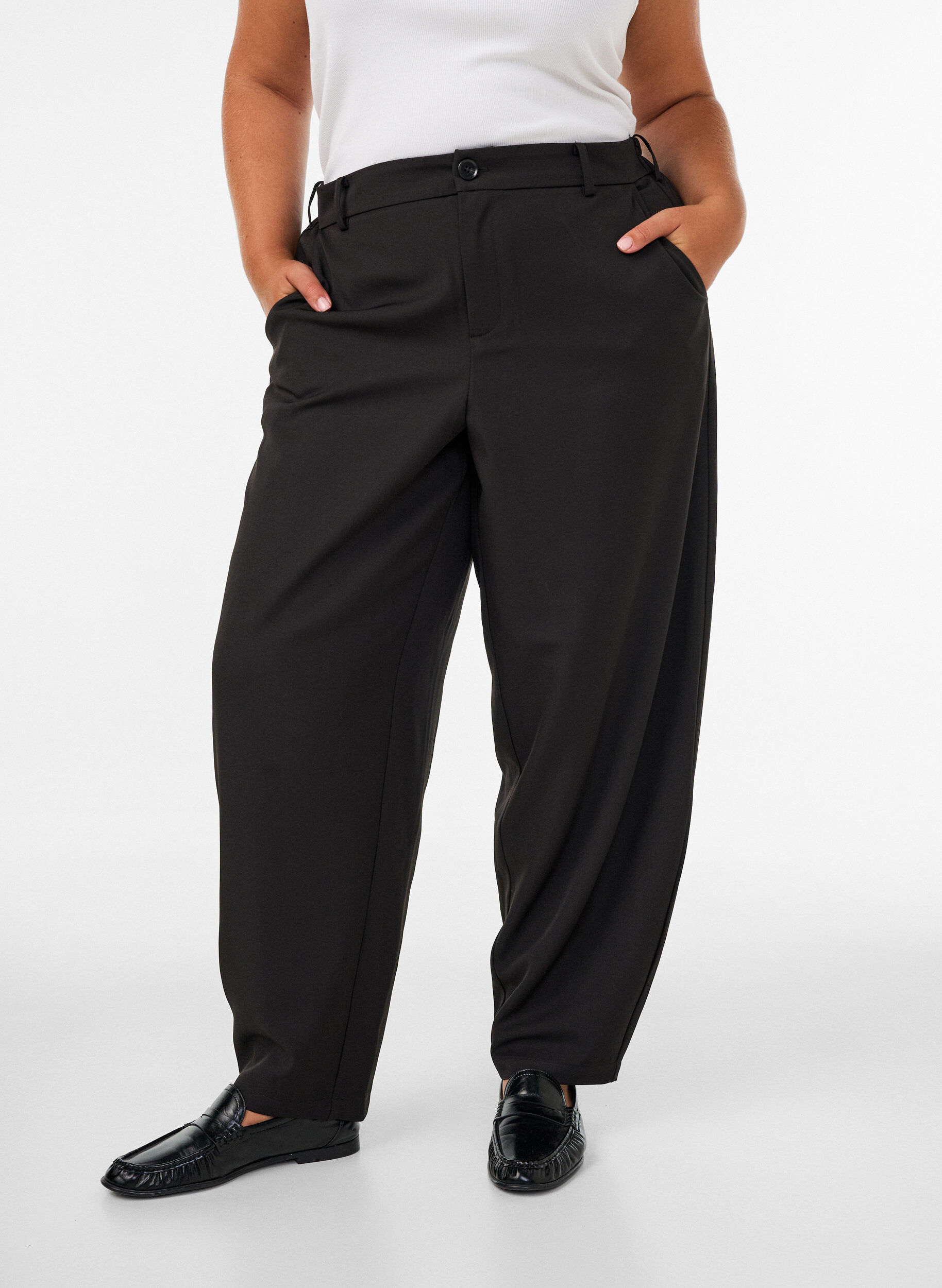 Broek met hoge taille en barrel fit, Zwart, Model