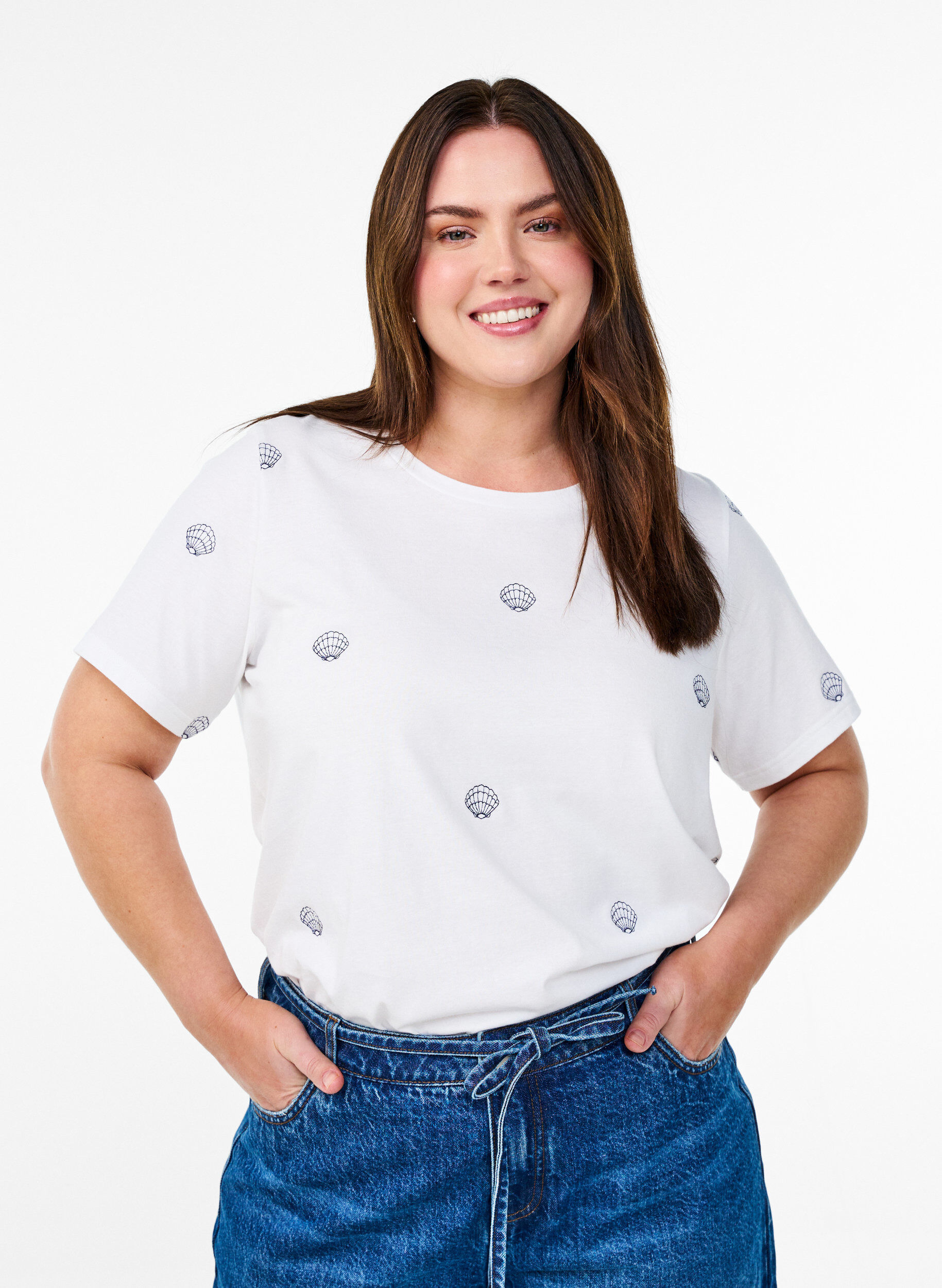 T-shirt en coton biologique avec motifs brod&eacute;s, Blanc, Model