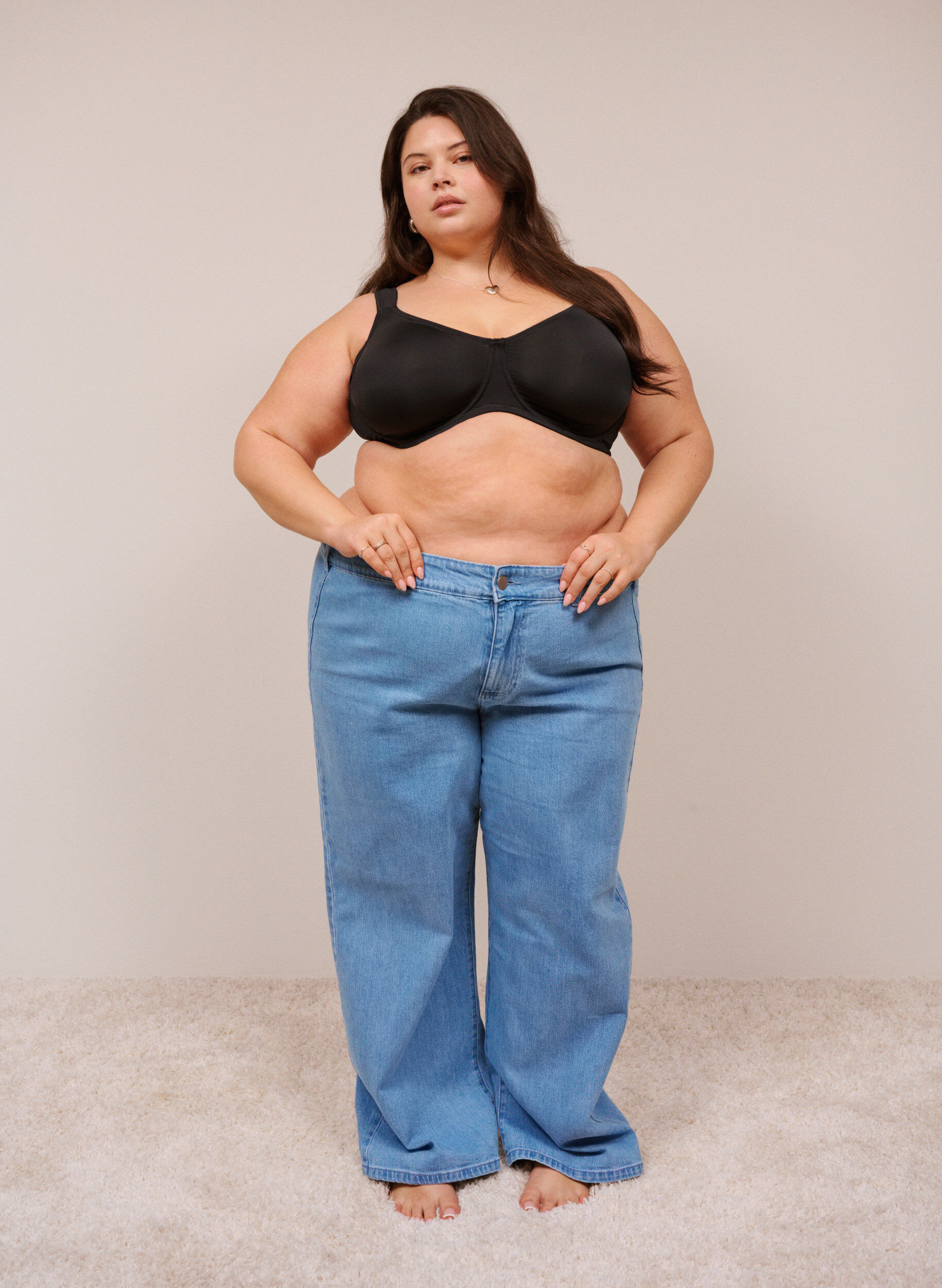 Soutien-gorge confortable avec armature et bonnets moul&eacute;s