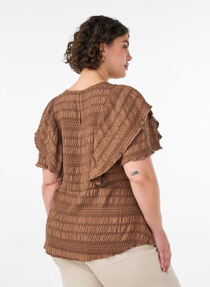 Blouse avec texture smock&eacute;e et manches &agrave; volants, Marron, Model image number 2