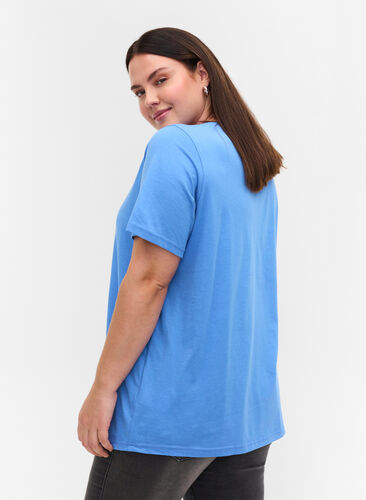 T-shirt en coton bio à col V, Ultramarine, Model image number 1