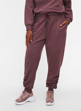 Pantalon d'entraînement de couleur unie avec détails froissés, Decadent Chocolate, Model image number 0