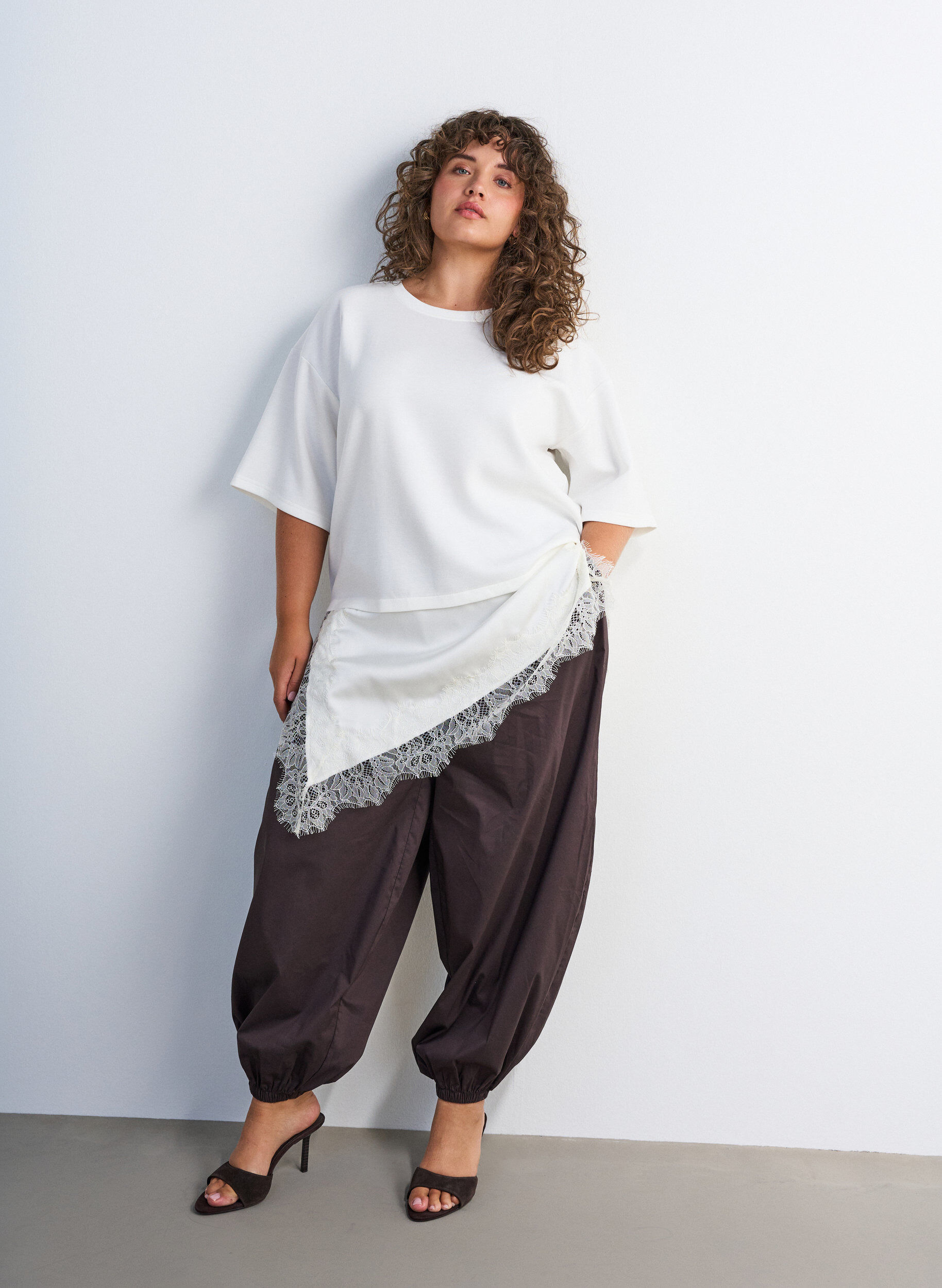 Jersey blouse met gelaagde look en kant, Vanille, Model