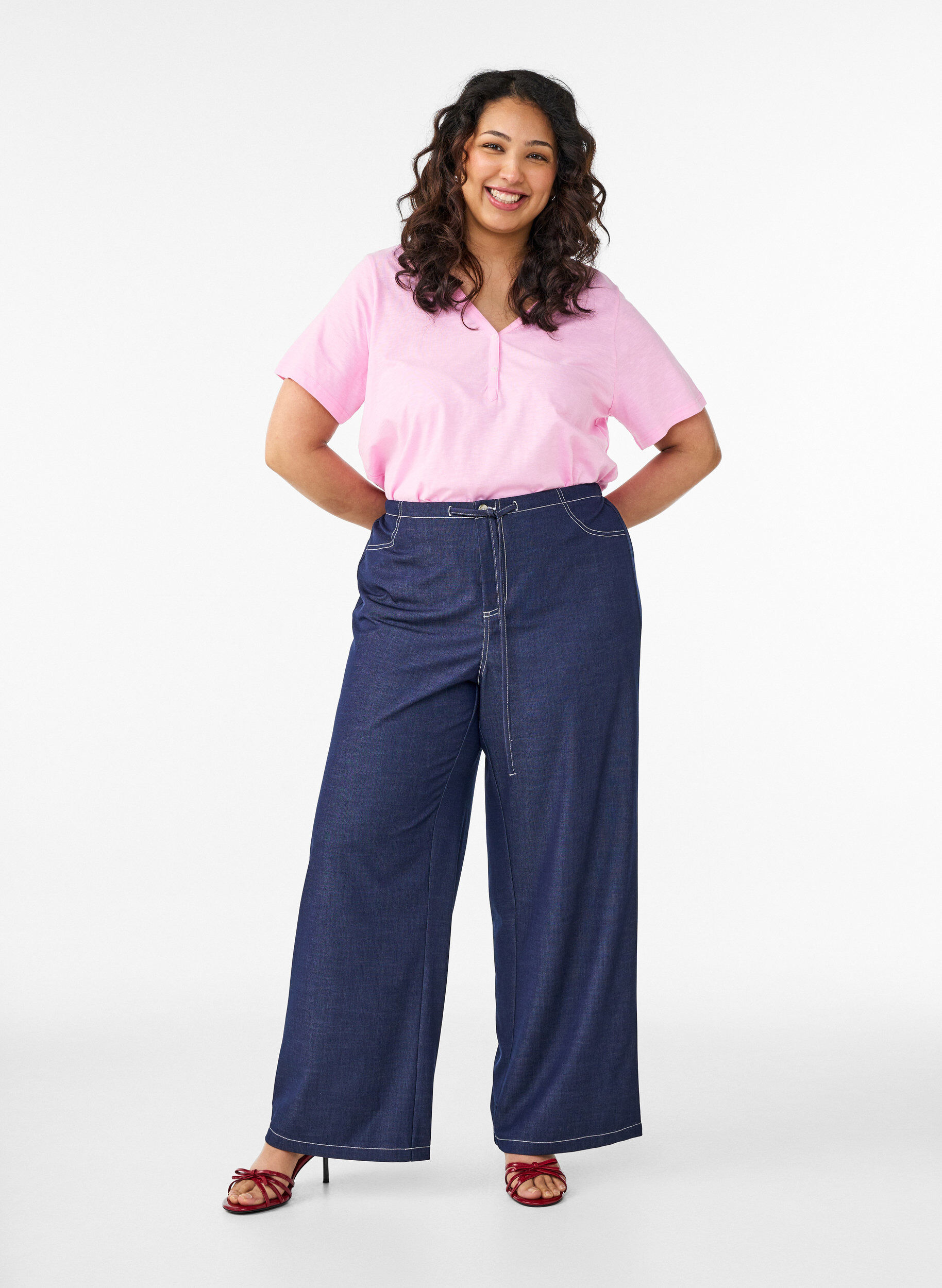 ZizziT-shirt met knoopdetail, Roze, Model image number 1